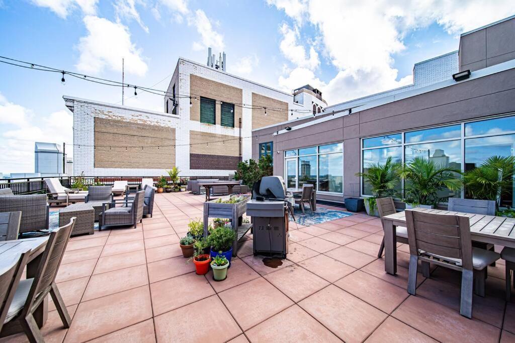 Apartament 2Br Unit In The Heart Of Dt On Playhouse Square, With Pool And Gym Access-1106 Cleveland Zewnętrze zdjęcie