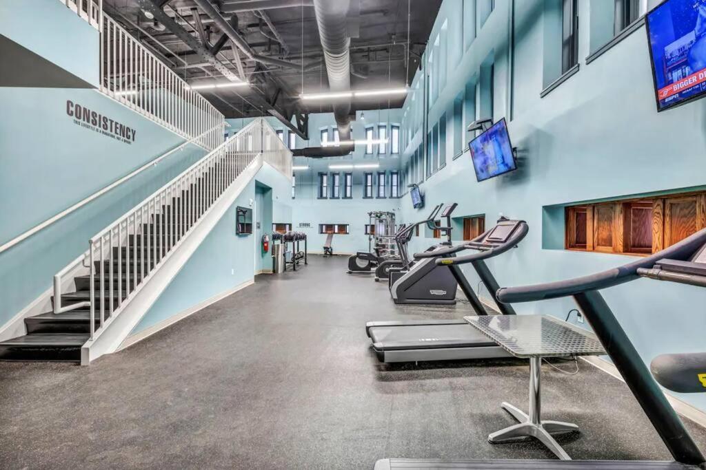 Apartament 2Br Unit In The Heart Of Dt On Playhouse Square, With Pool And Gym Access-1106 Cleveland Zewnętrze zdjęcie